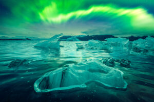Islanda Invernale – Aurore, Ghiacciai e Laguna Blu