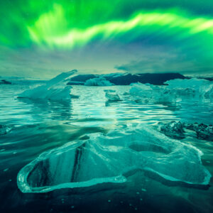 Islanda Invernale – Aurore, Ghiacciai e Laguna Blu