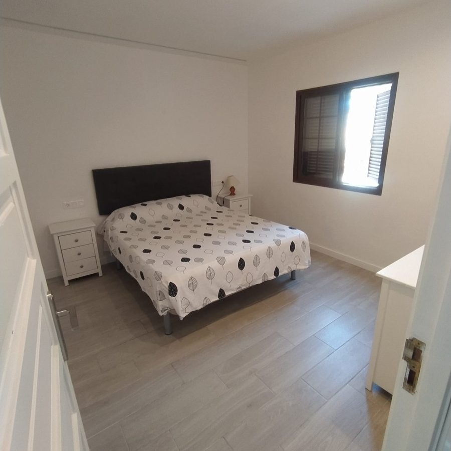 Colina White (25)