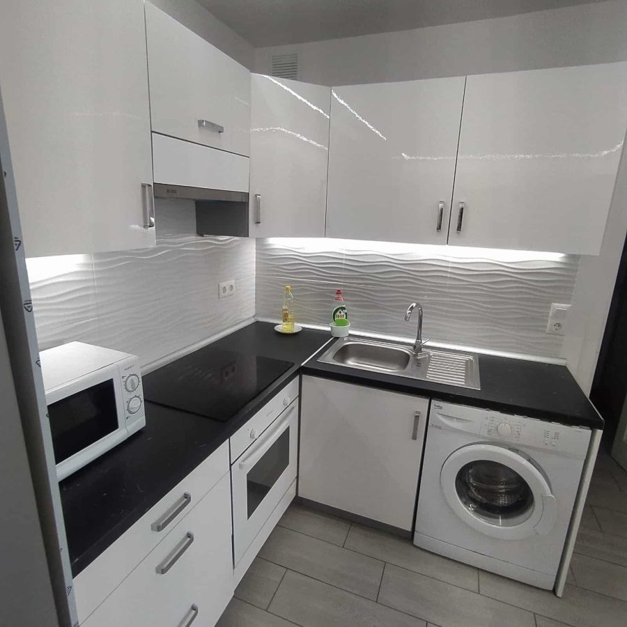Colina White (7)